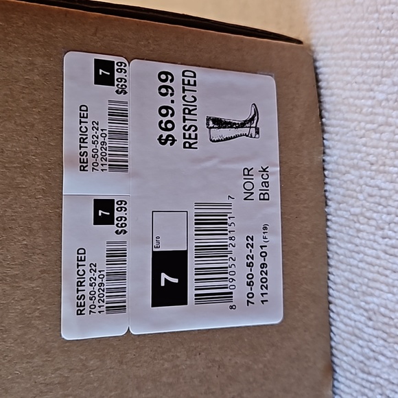 NWT heeled black boots. size 7 - Picture 6 of 6